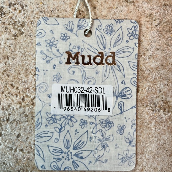 NWT Mudd crossbody bag, tooled design on outside pocket adj strap - Picture 7 of 7